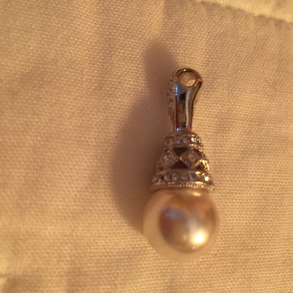 NADRI NWT freshwater pearl earrings and pendant - Picture 3 of 7